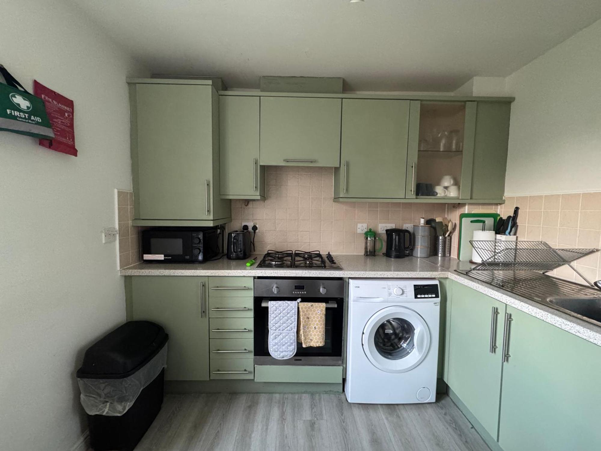 15 Mins To Princes Street Spacious Lakeside Home With Free Parking — Photos 2